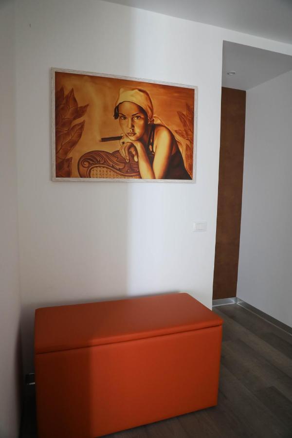 Interno 11 City View With Kitchen - 70 Mq Бари Екстериор снимка